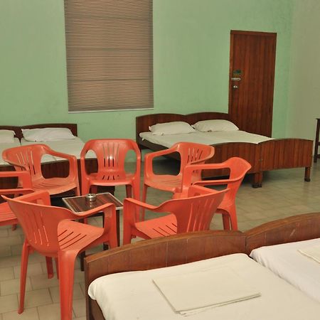 Valli Hotel Thanjavur Bagian luar foto