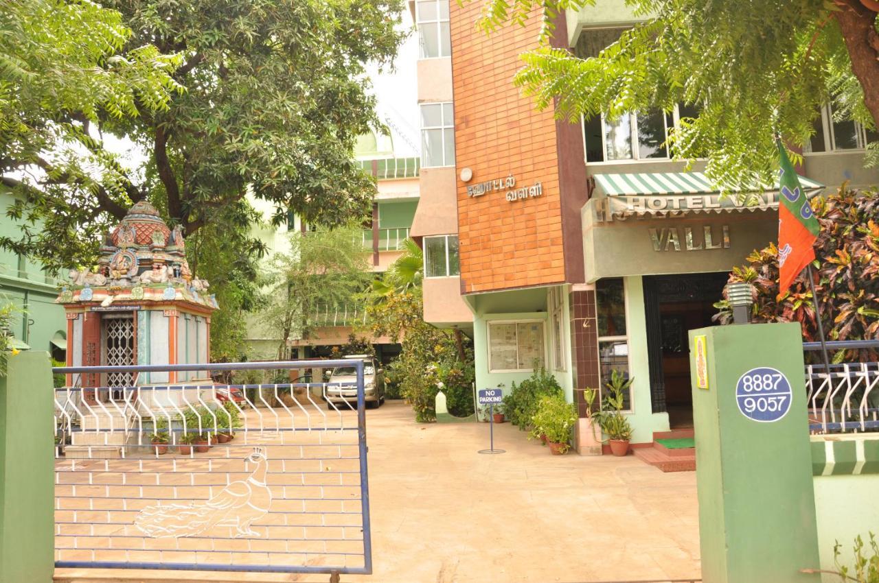 Valli Hotel Thanjavur Bagian luar foto