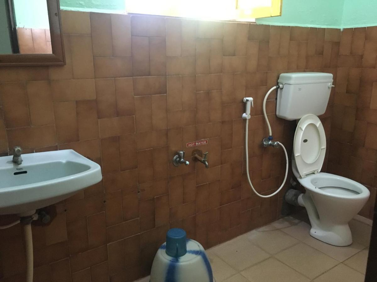Valli Hotel Thanjavur Bagian luar foto