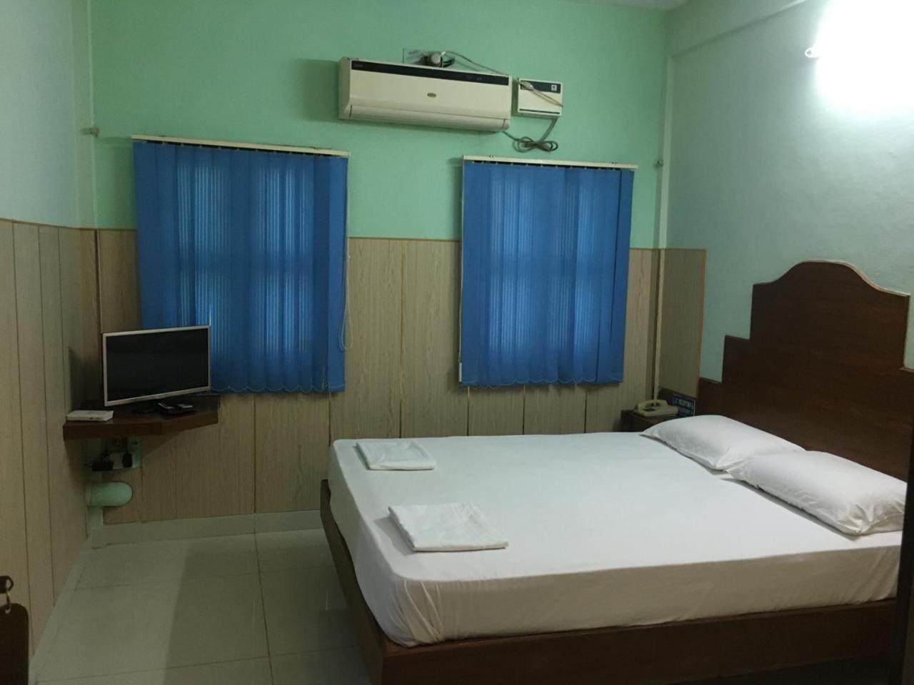 Valli Hotel Thanjavur Bagian luar foto