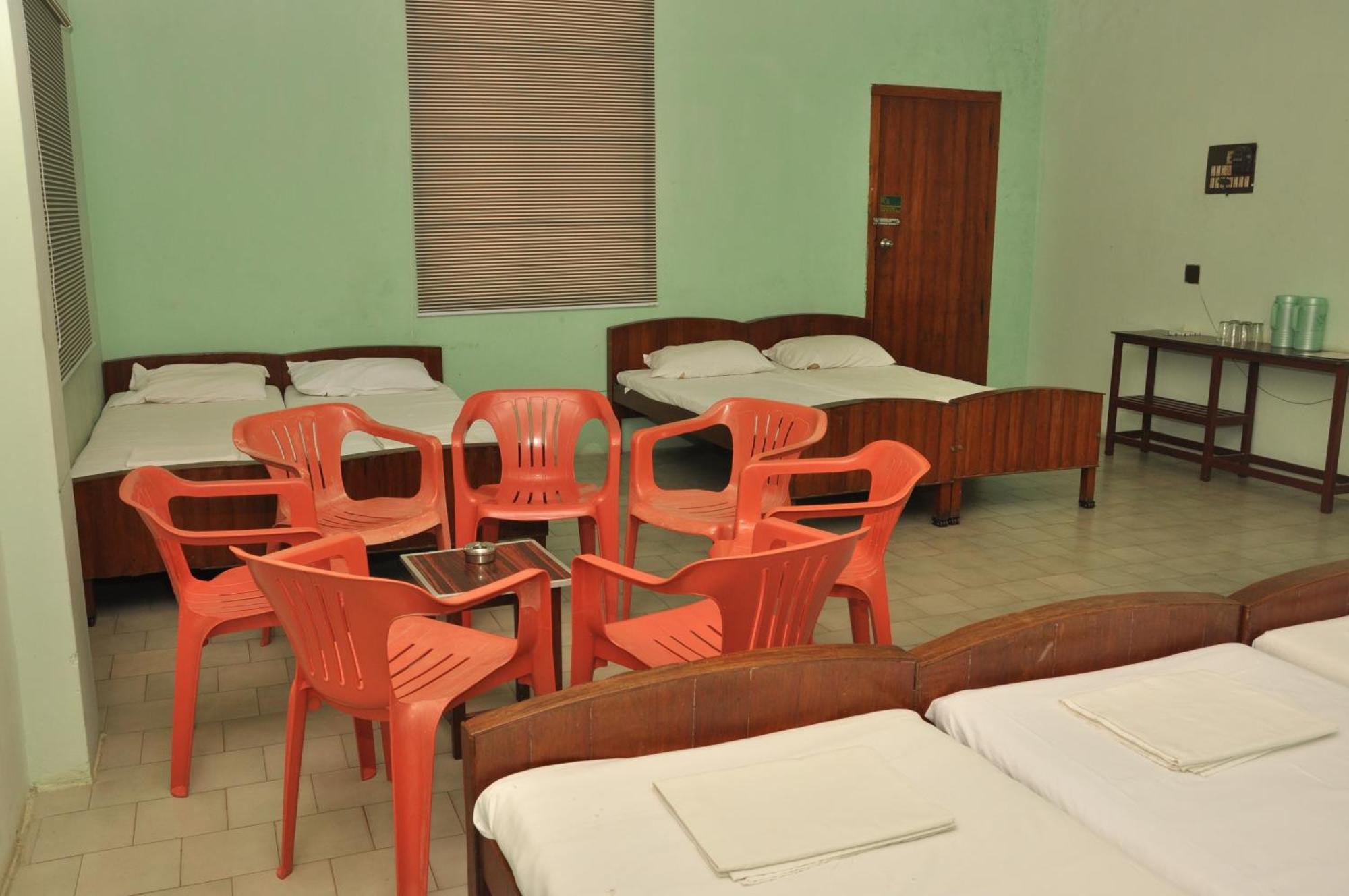 Valli Hotel Thanjavur Bagian luar foto